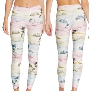 NWOT - Wildfox Gia Hotel Kit - S